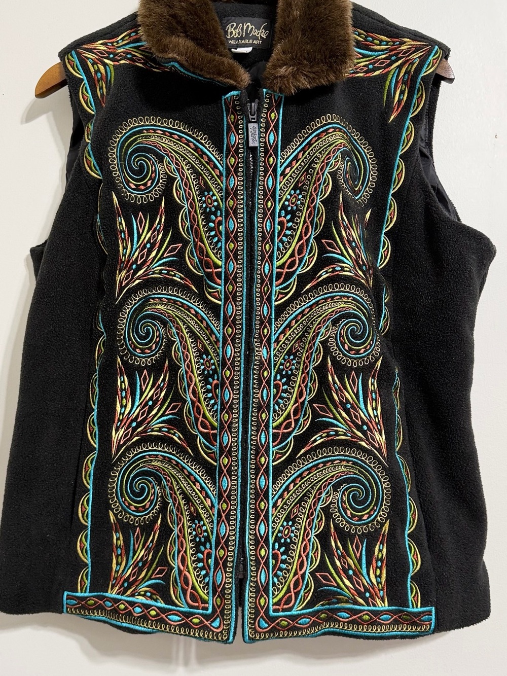 Bob Mackie Wearable Art Black Fleece Embroidered Vest Faux Fur Collar Large - Picture 2 of 8